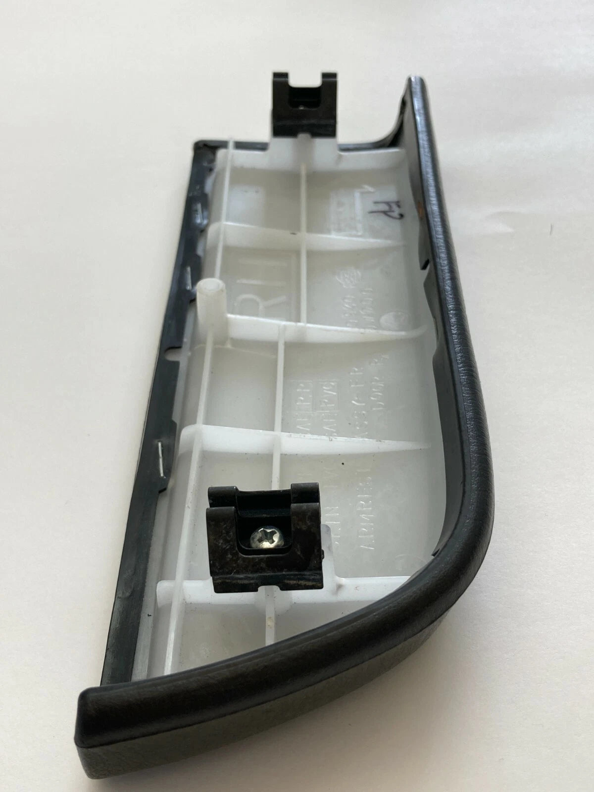 1996-1999 NISSAN PATHFINDER FRONT RIGHT DOOR ARMREST PAD REST OEM