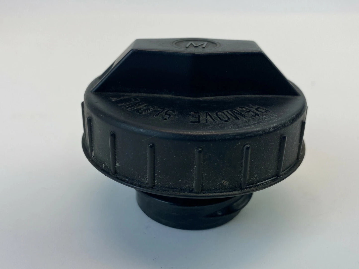 2002 2003 2004 2005 SUZUKI AERIO SEDAN FUEL GAS TANK FILLER CAP LID COVER OEM