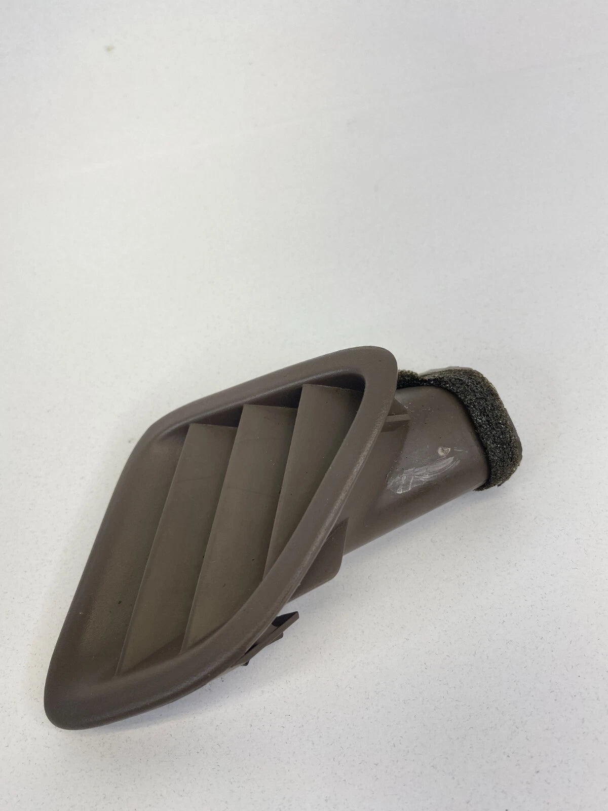 97-01 TOYOTA CAMRY RIGHT PASSENGER DASH UPPER AC A/C AIR VENT DEFROSTER GRILL