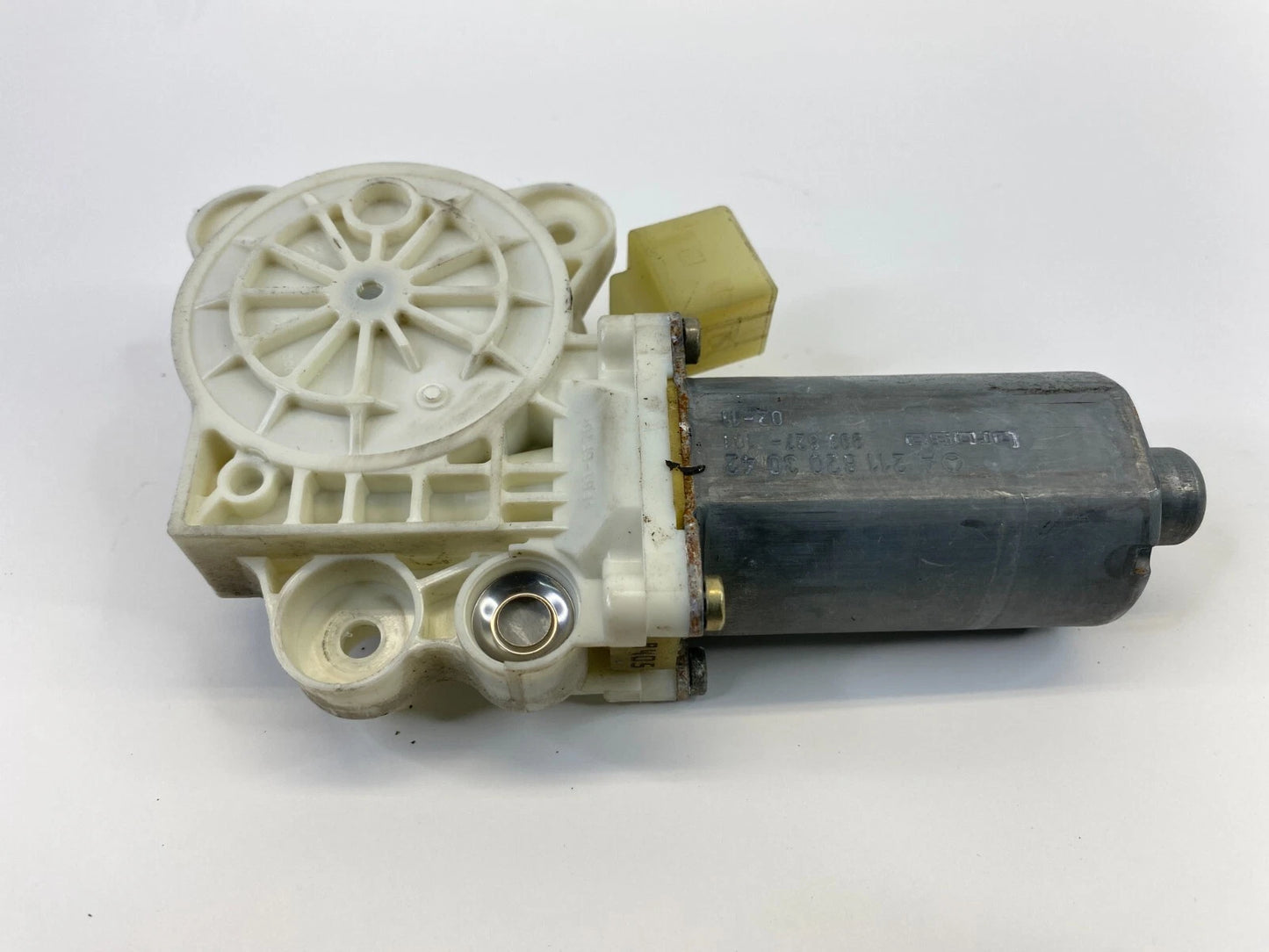 03-06 MERCEDES BENZ E500 FRONT RIGHT SIDE DOOR POWER WINDOW MOTOR 2118203042 OEM