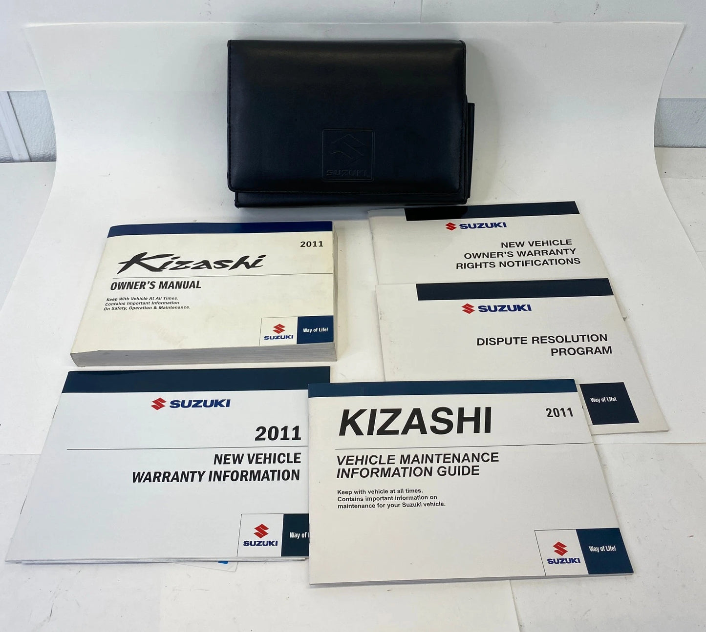 2011 SUZUKI KIZASHI OWNERS MANUAL SET W/ LEATHER CASE WARRANTY MAINTENANCE OEM