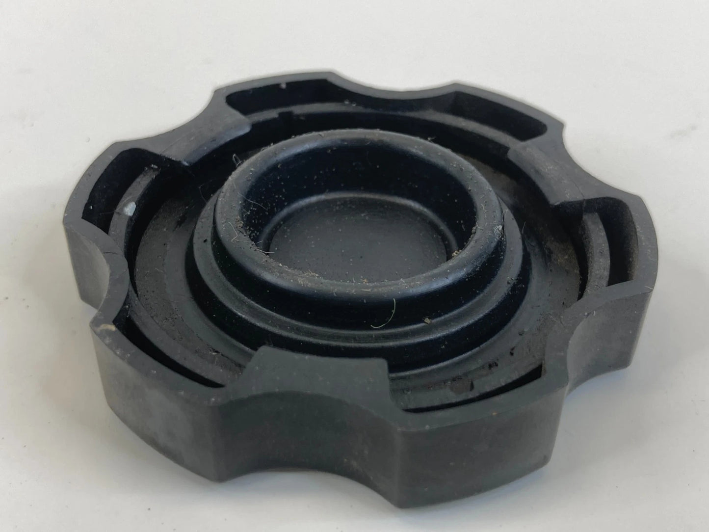 2009-2015 CADILLAC CTS BRAKE MASTER CYLINDER FLUID RESERVOIR COVER CAP LID OEM