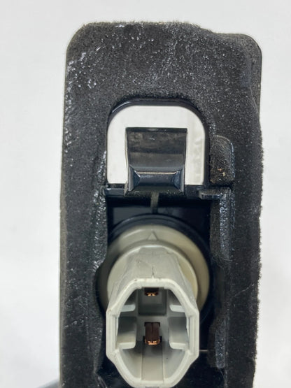 2004-2015 TOYOTA PRIUS REAR TRUNK LICENSE PLATE LIGHT LAMP A045053 OEM