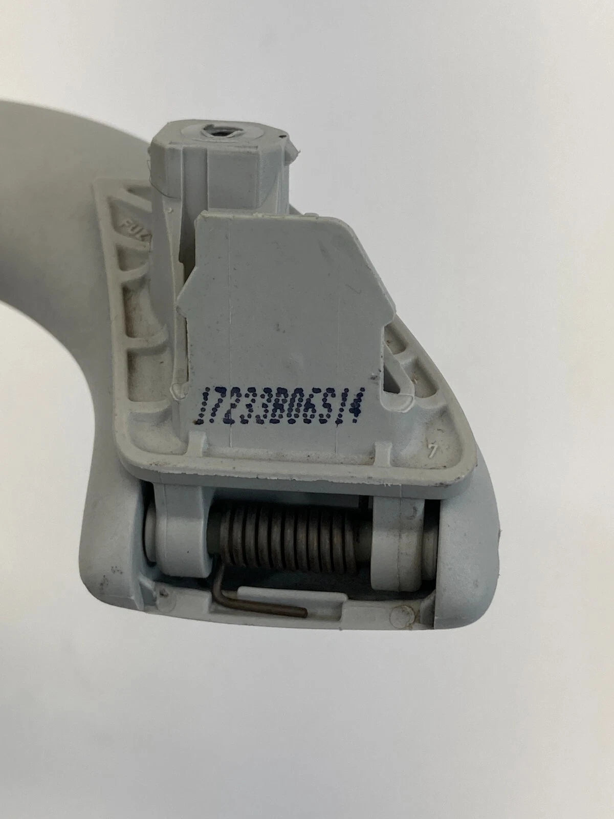 2005-2007 VW VOLKSWAGEN JETTA REAR LEFT ROOF INNER GRAB GRIP HANDLE 1K0-857-607L