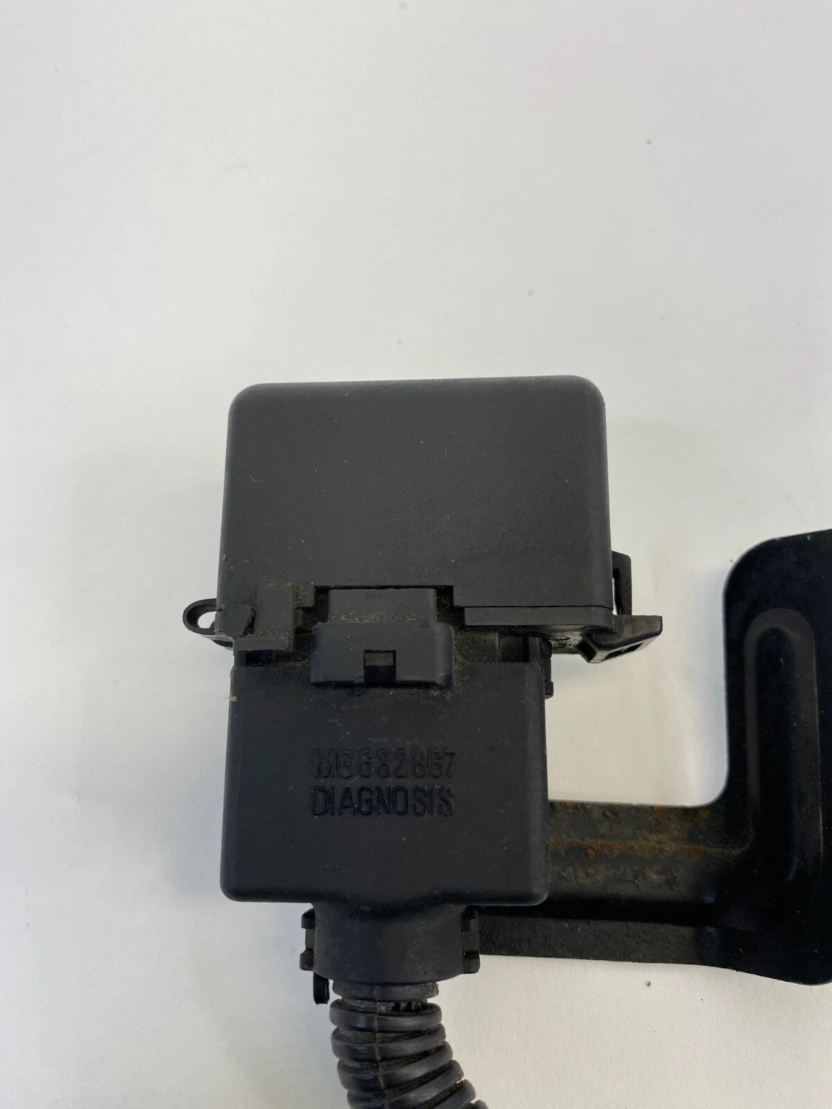 2006 06 KIA SPECTRA 2.0L DIAGNOSTIC PLUG PORT DIAGNOSIS SOCKET MG632867 OEM