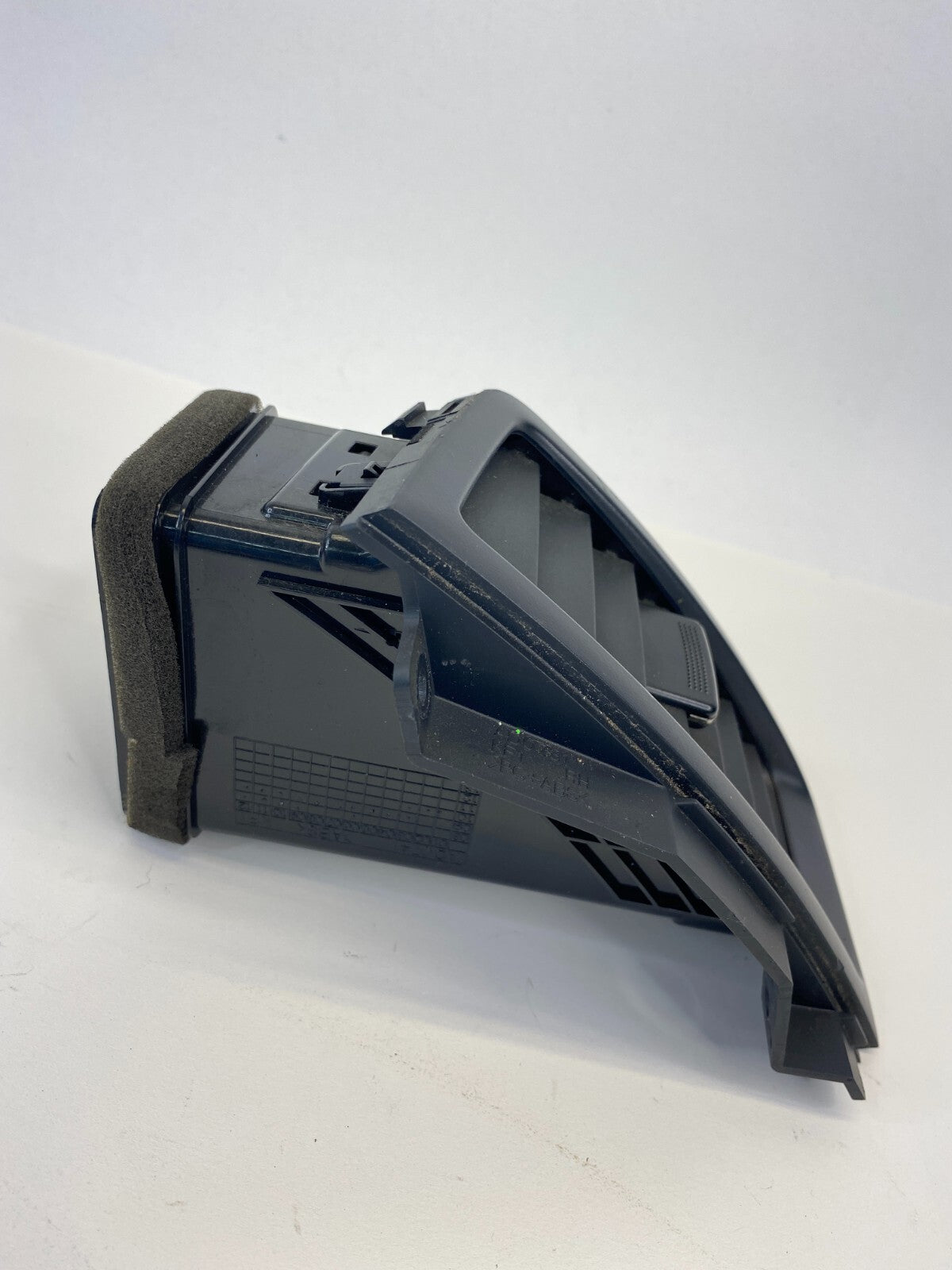 2010-2013 Kia Soul Dash Center Right A/C Heater Air Vent Grille 97420-2K000 OEM