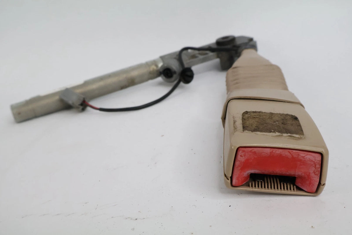 2011-2014 CHRYSLER 300 FRONT LEFT DRIVER SEAT BELT BUCKLE P1HZ171L1A OEM