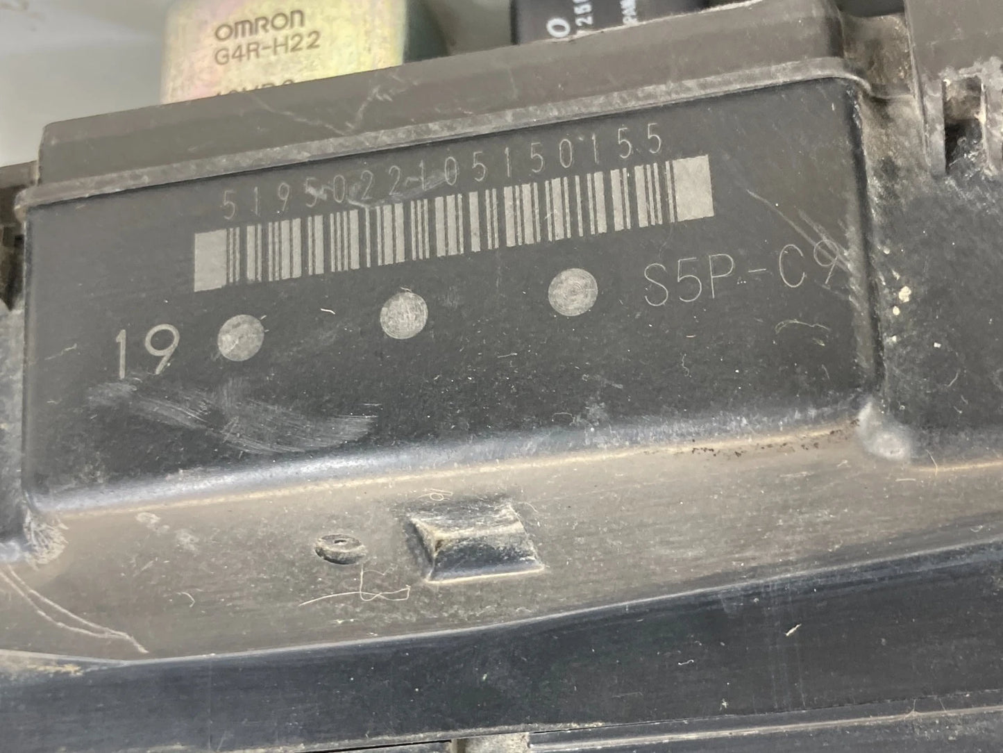 2004 2005 HONDA CIVIC 1.7L COUPE ENGINE COMPARTMENT FUSE RELAY BOX FUSEBOX S5PC9