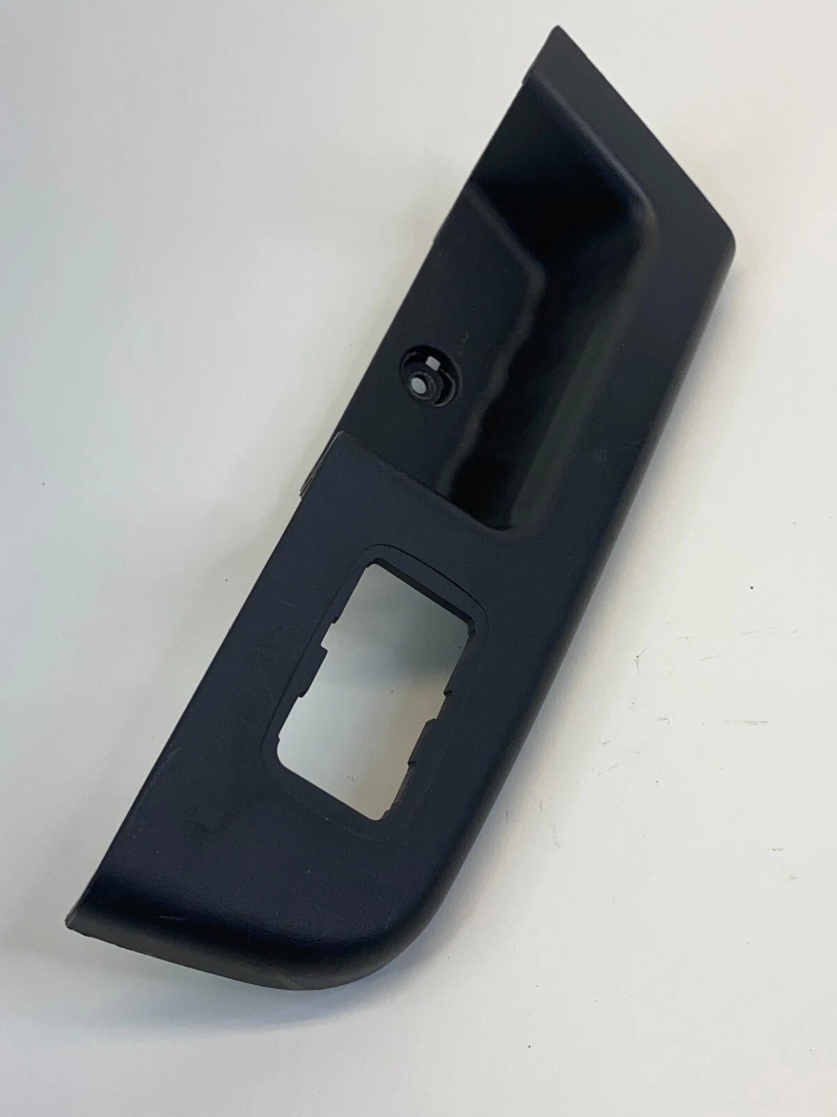 2007-2011 DODGE NITRO REAR RIGHT PASSENGER DOOR WINDOW SWITCH BEZEL TRIM ONLY