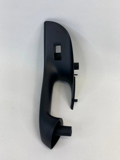 06-10 VOLKSWAGEN PASSAT REAR LEFT DOOR PULL HANDLE WINDOW SWITCH BEZEL 3C4867179