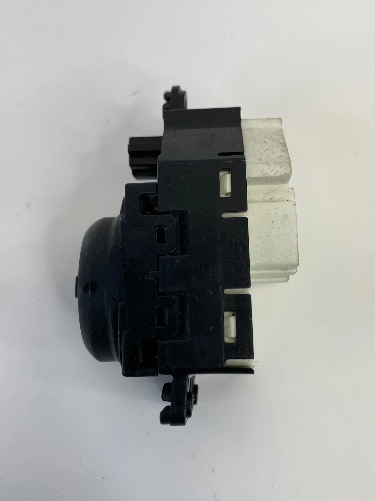2012-2017 HYUNDAI ACCENT SIDE VIEW DOOR MIRROR CONTROL SWITCH 39F480-1110 OEM