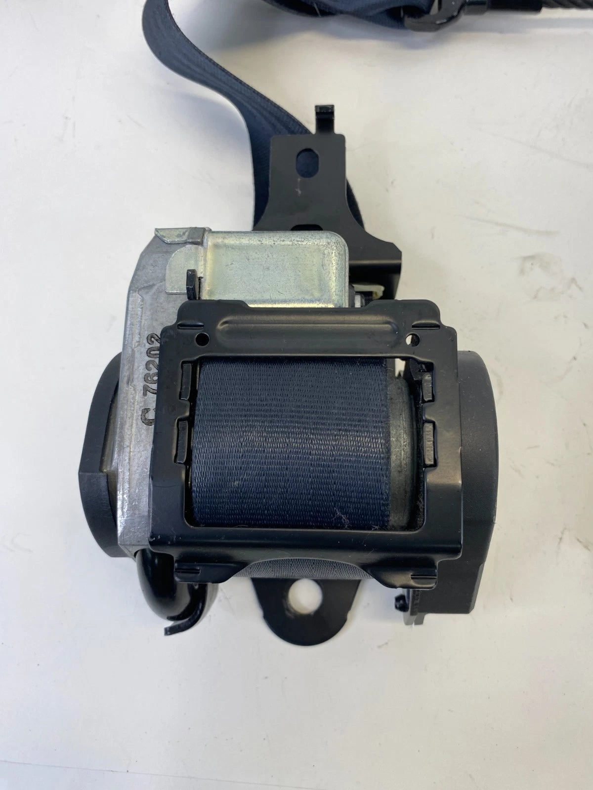 2012 2013 MITSUBISHI OUTLANDER FRONT LEFT SIDE SEAT BELT RETRACTOR 6083807 OEM