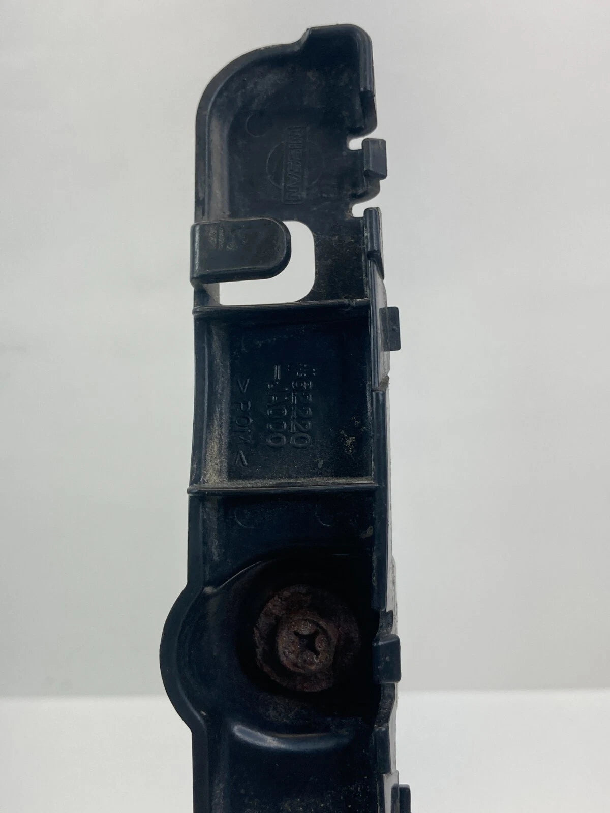 2007-2012 NISSAN ALTIMA SEDAN FRONT RIGHT SIDE BUMPER BRACKET 62220-JA000 OEM
