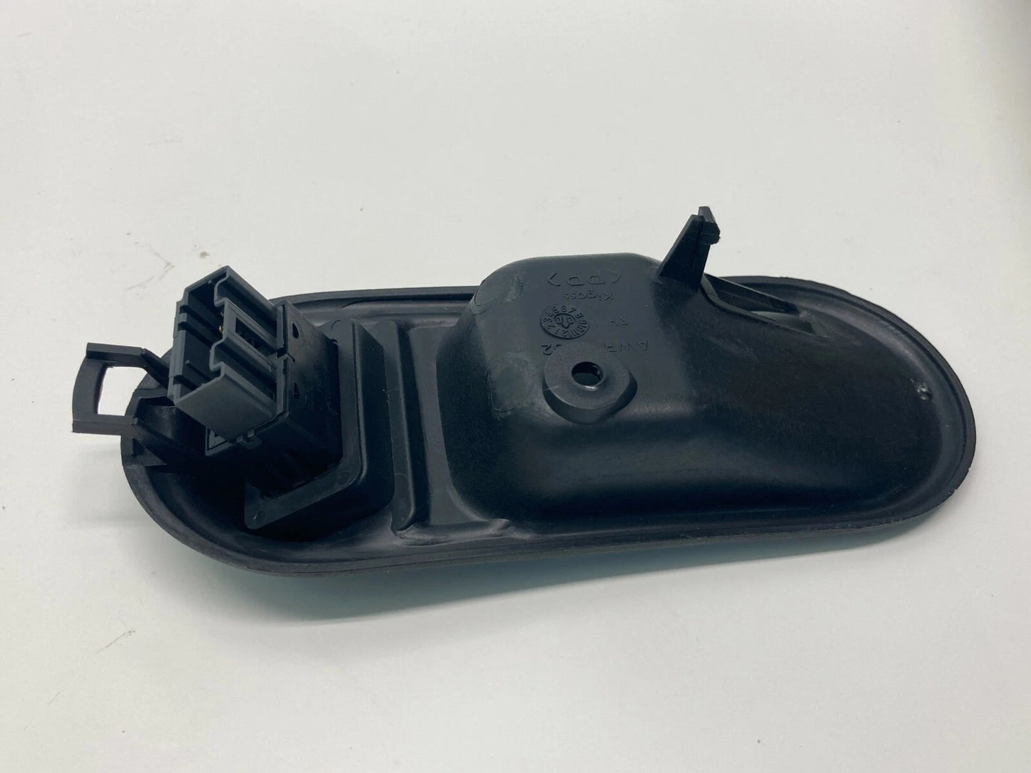 99-02 LAND ROVER DISCOVERY FRONT RH DOOR HANDLE BEZEL W/ WINDOW SWITCH AWR6052