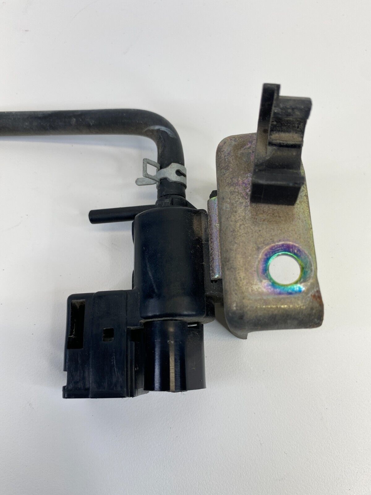 2000 2001 Mazda MPV Vacuum Purge Solenoid Fuel Valve Vapor Canister K5T49096