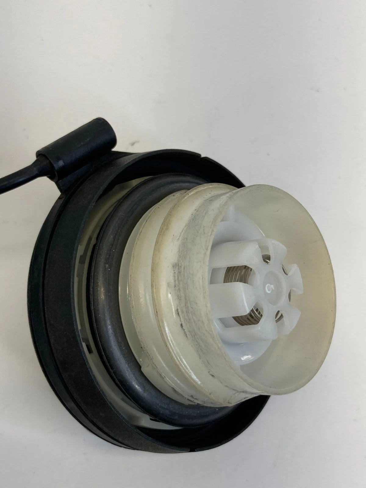 2011-2017 Nissan Quest SPORTS VAN Fuel Filler Door Gas Lid Cover w/ Cap OEM