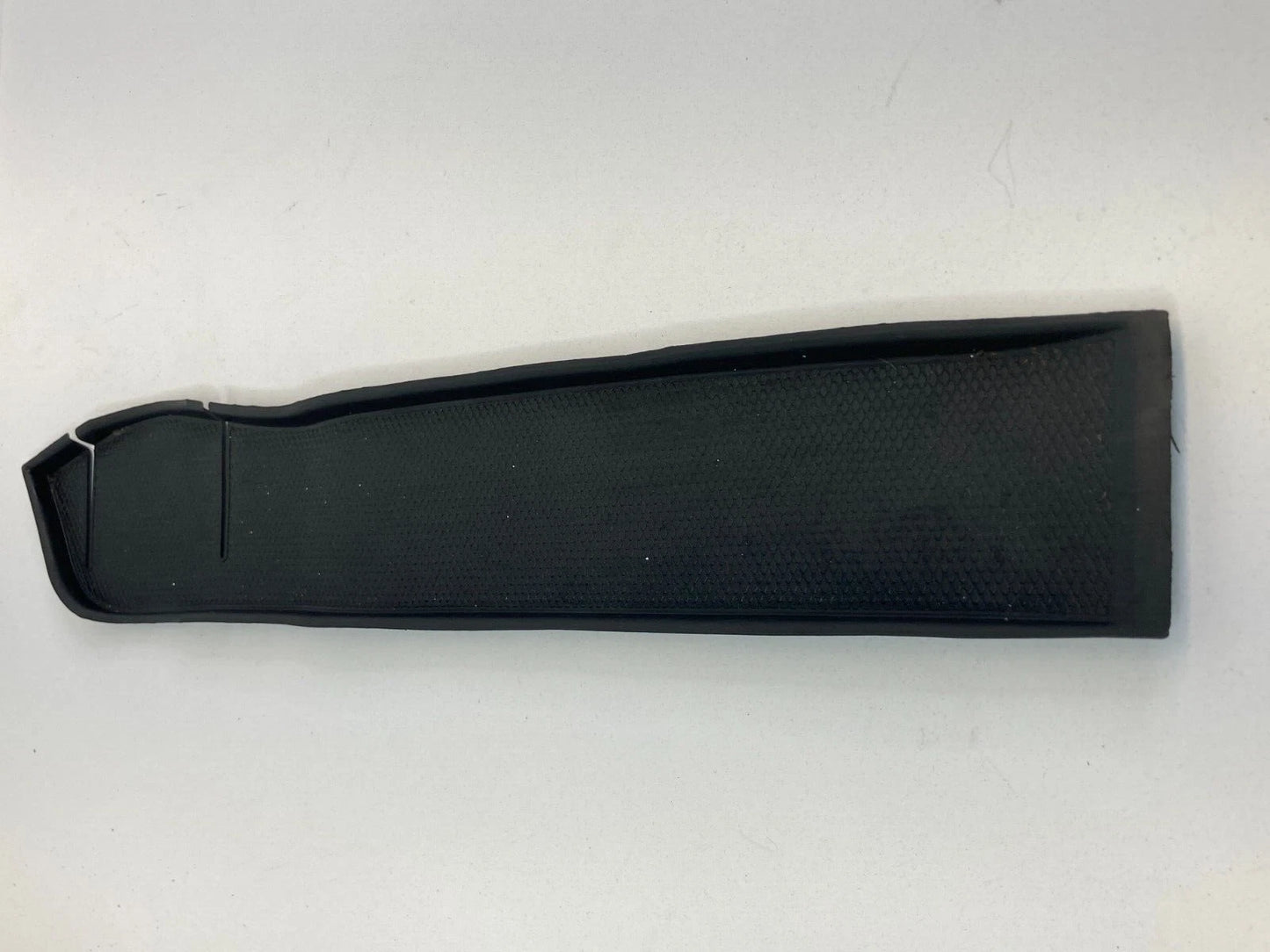 2006-2011 MERCEDES-BENZ ML350 FRONT LEFT RUBBER DOOR POCKET MAT 1647270145 OEM