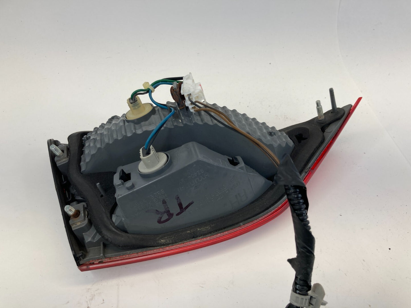 11-13 Hyundai Elantra SEDAN Right Side Inner Tail Light Taillight 92404-3Y000