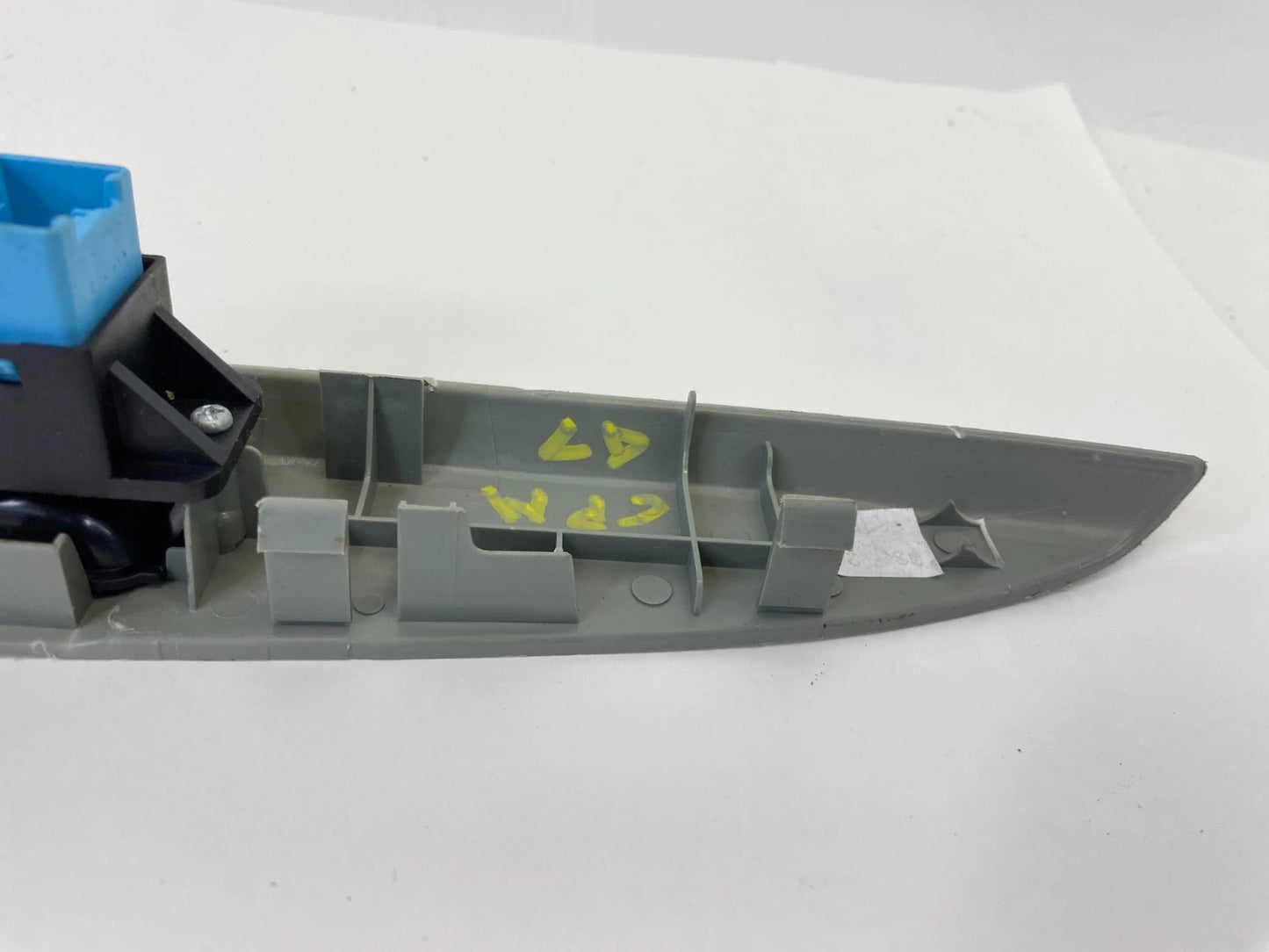 2005-2010 HONDA ODYSSEY REAR LEFT SIDE DOOR WINDOW SWITCH W BEZEL 83790-SHJ-A010