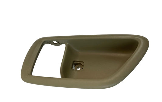 2000 2001 2002 2003 2004 TOYOTA AVALON FRONT LEFT INNER DOOR HANDLE BEZEL TRIM