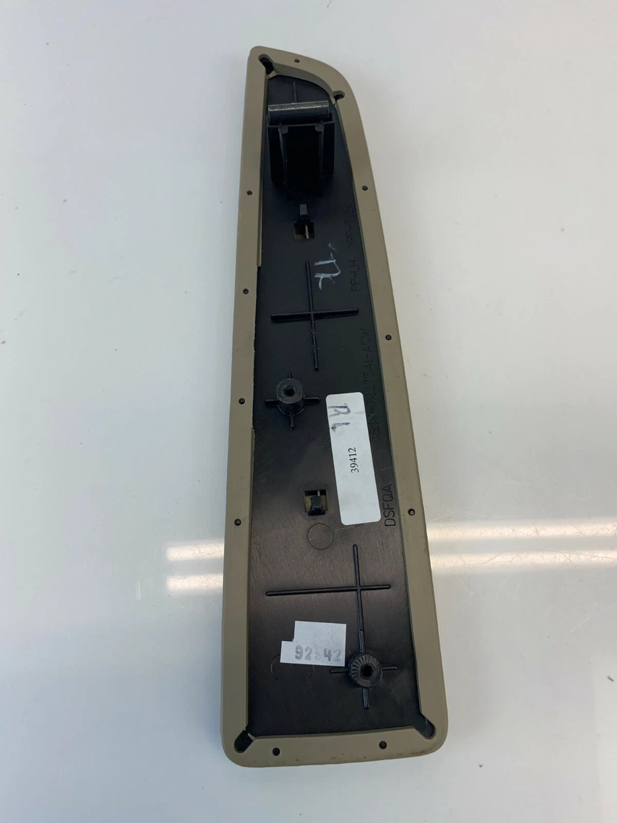05-07 MERCURY MARINER REAR LEFT DOOR ARMREST PAD BEZEL TRIM PANEL 5E6X-7827541-A