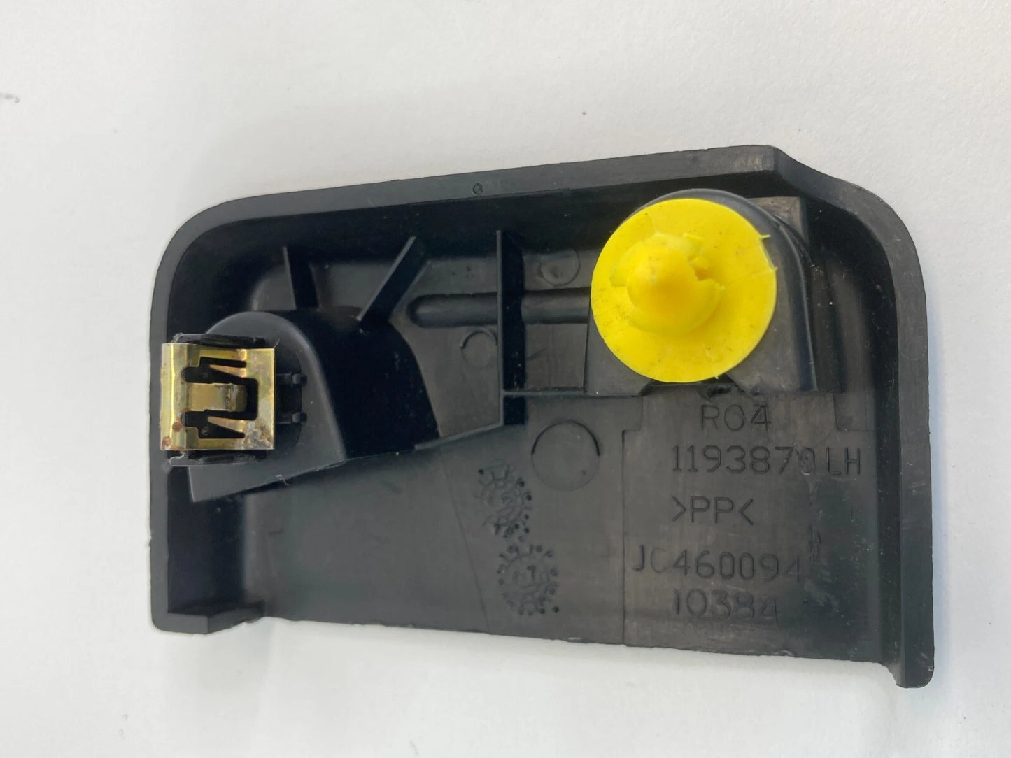 09-12 CHEVROLET TRAVERSE FRONT LEFT SEAT TRACK BOLT COVER END TRIM LH 1193870