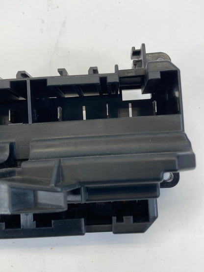 2006 2007 BMW 525i 3.0L AT Front Power Distribution Fuse Relay Box 257-13290 OEM