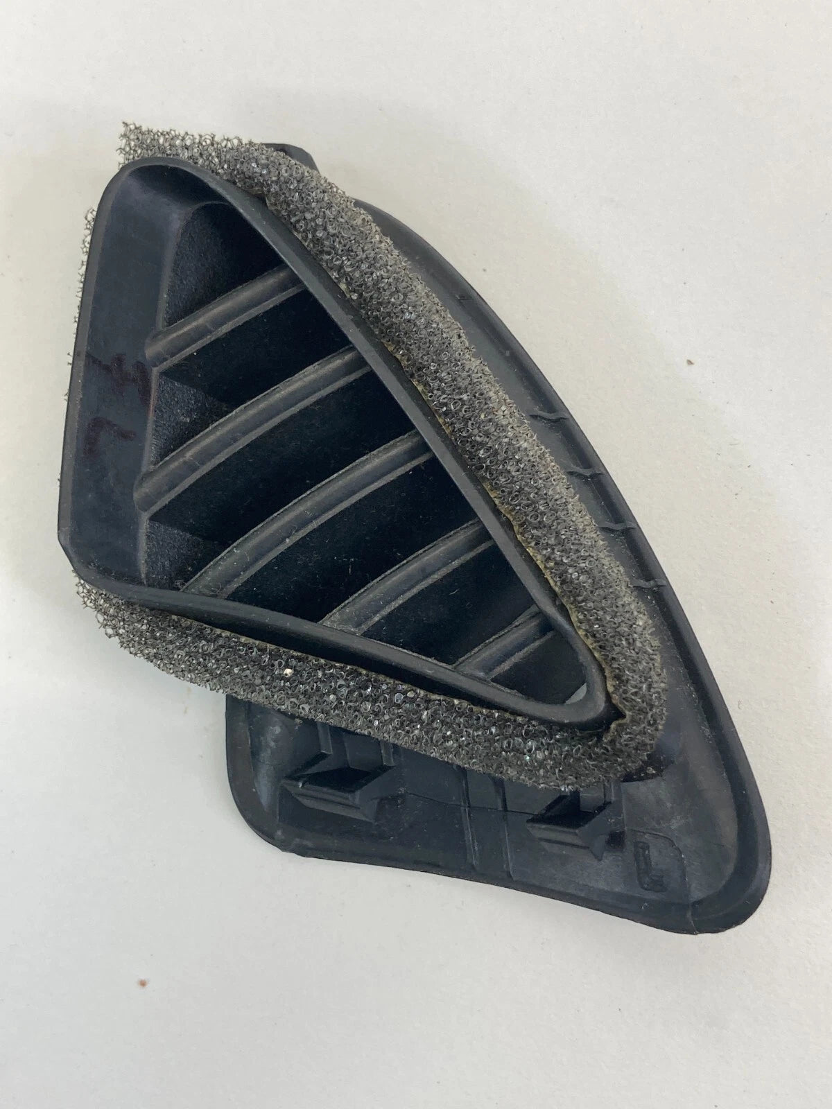 2012-2020 CHEVROLET SONIC DASH UPPER LEFT A/C AIR VENT DEFOGGER OUTLET GRILLE