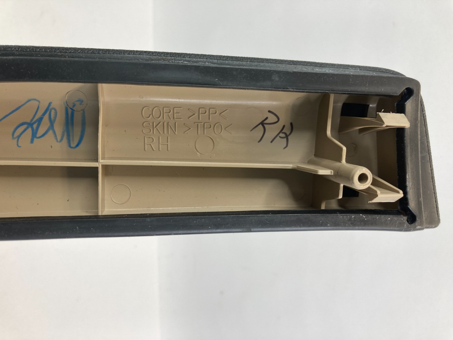 2006 2007 Pontiac Torrent Rear Right Side Inner Door Panel Armrest Arm Rest OEM