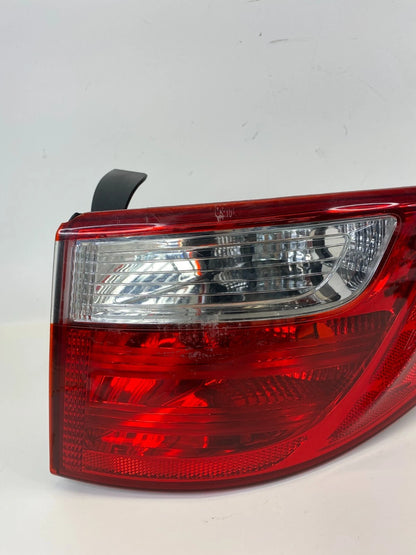 13-16 HYUNDAI SANTA FE RR RIGHT PASSENGER OUTER TAIL LIGHT TAILLIGHT 92402-B8000