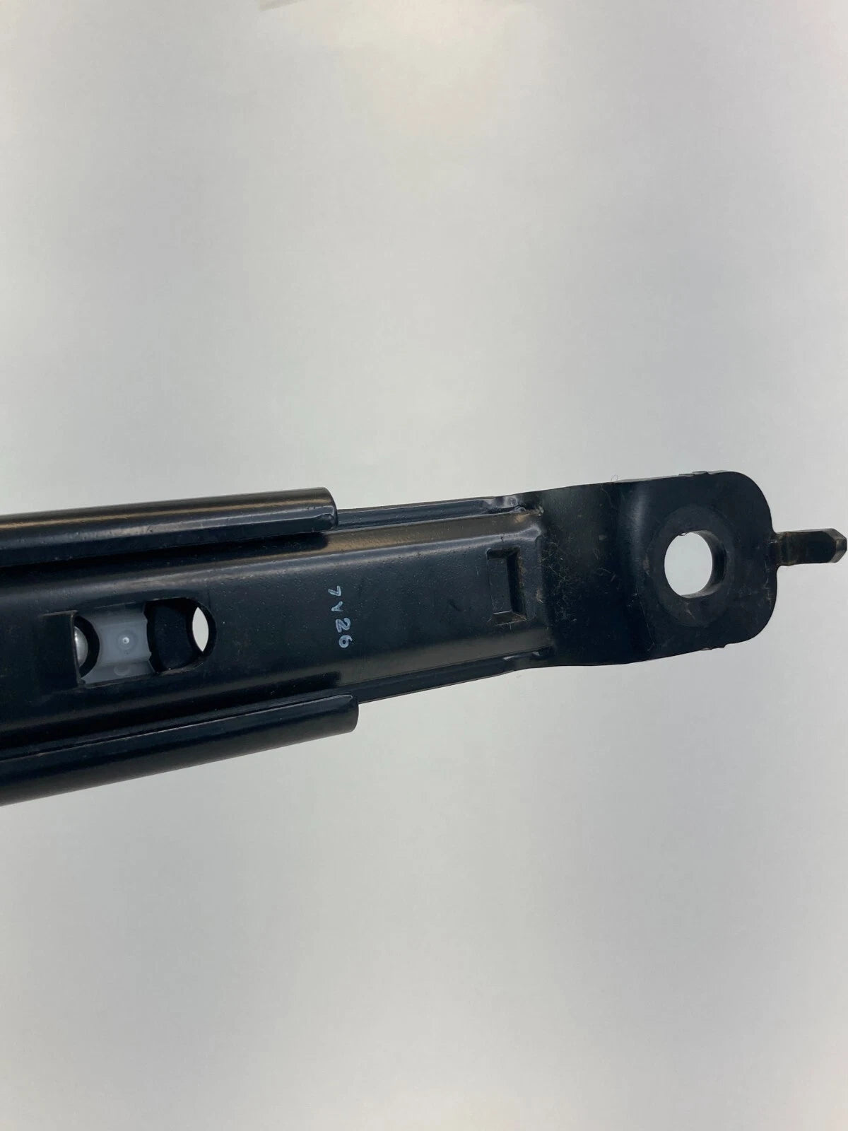 2007-2013 MITSUBISHI OUTLANDER FRONT RIGHT PASSENGER SEAT BELT HEIGHT ADJUSTER
