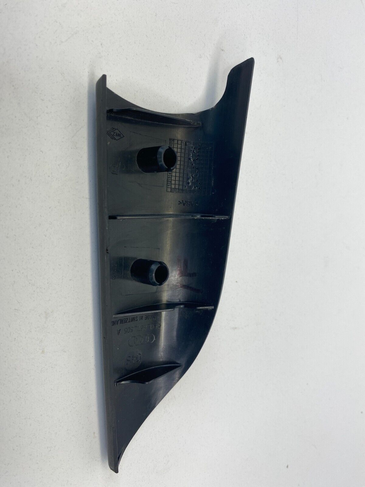 2005-2011 A6 Quattro 06-11 A6 Front Left Door Window Corner Cover 4F0857505A OEM