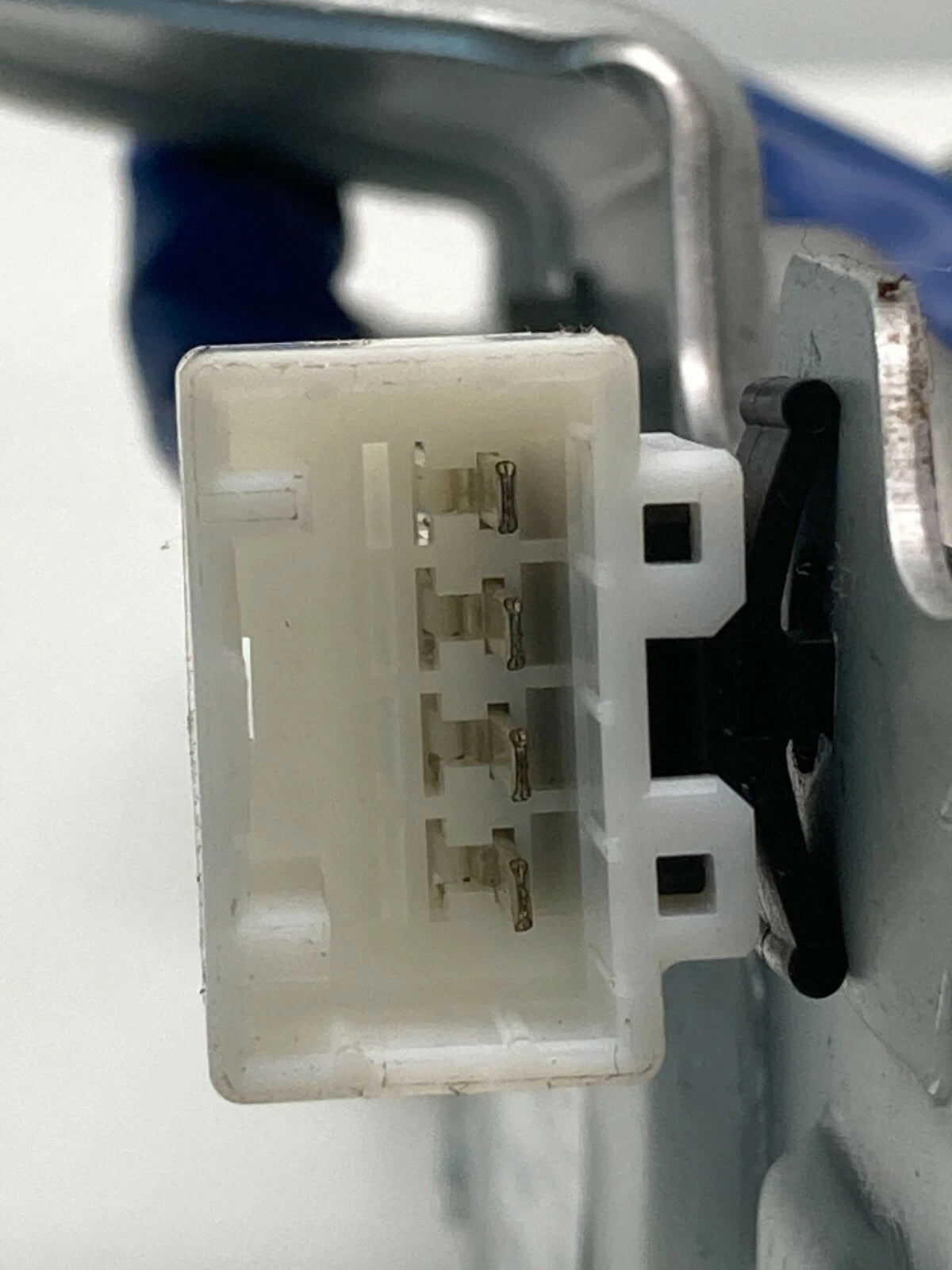 2007-2011 HYUNDAI ACCENT HATCHBACK REAR WIPER MOTOR ASSEMBLY 98700-1E000 OEM