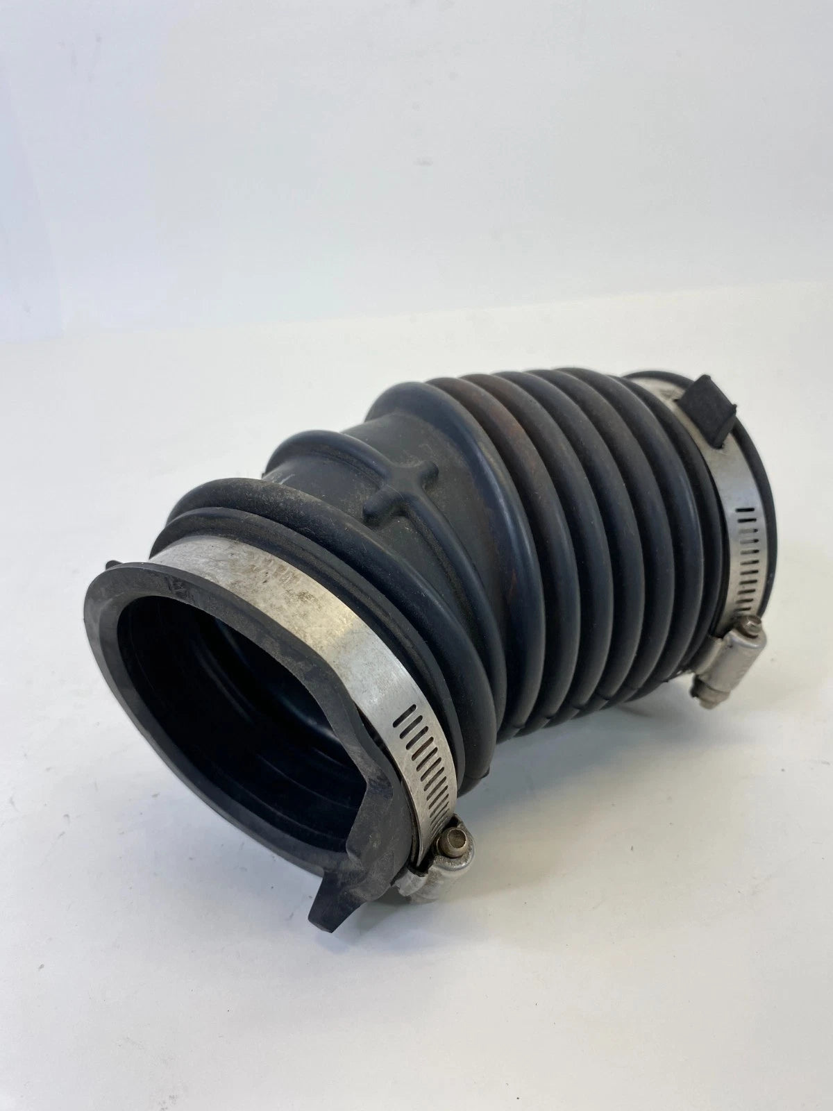 2008-2012 CHEVROLET MALIBU AIR INTAKE CLEANER FLOW HOSE OEM FACTORY 25342350