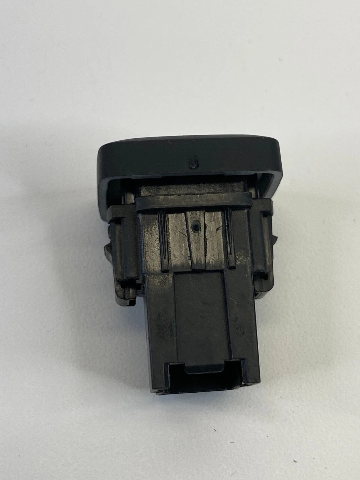 2013-2020 FORD FUSION DASH TRUNK LID RELEASE CONTROL SWITCH DG9T-198514-AAW