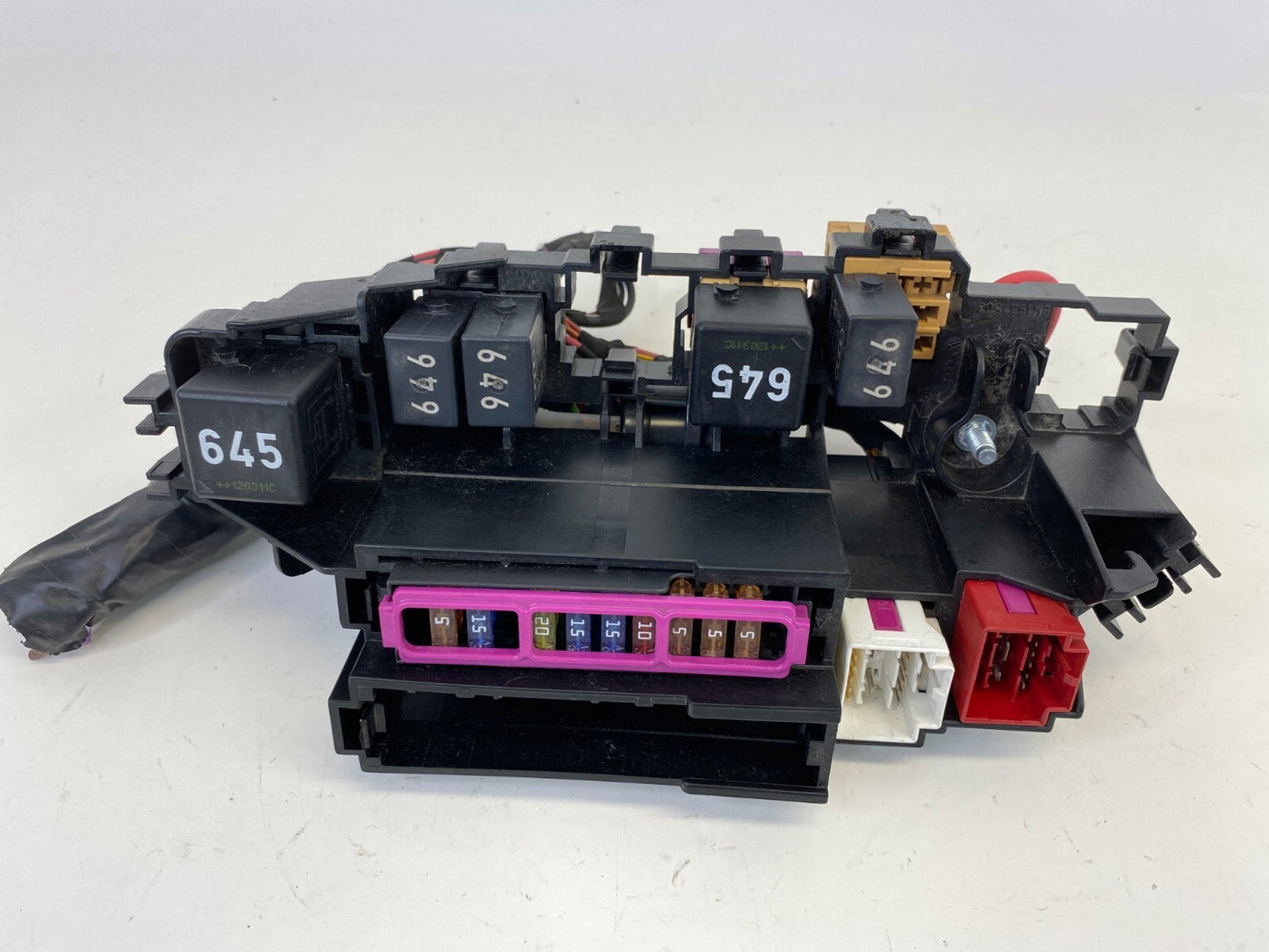 2009-2012 Audi A4 Quattro 2.0L MT Interior Fuse Box FuseBox Relay Module OEM