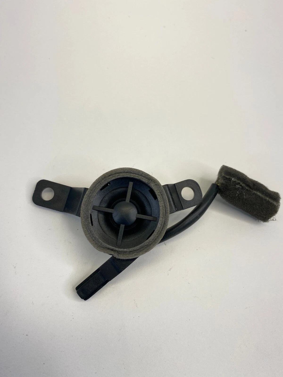 2012-2017 KIA RIO LEFT SIDE WINDSHIELD PILLAR SPEAKER AUDIO TWEETER 96310-1W100