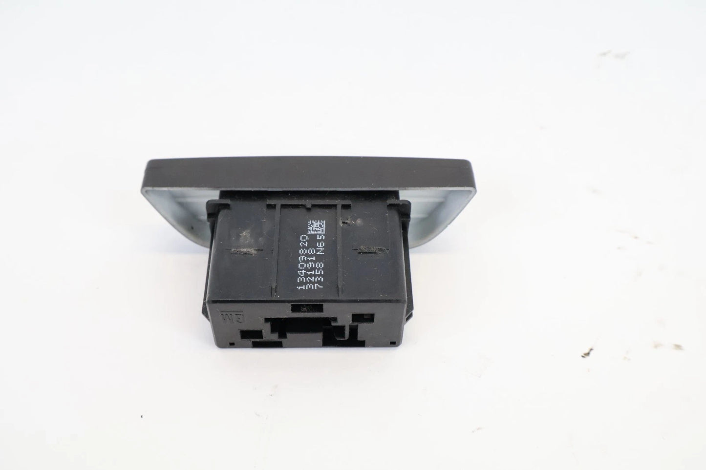 2016-2019 CHEVY CRUZE 18-21 EQUINOX DASH HAZARD LIGHT SWITCH BUTTON OEM 13409820