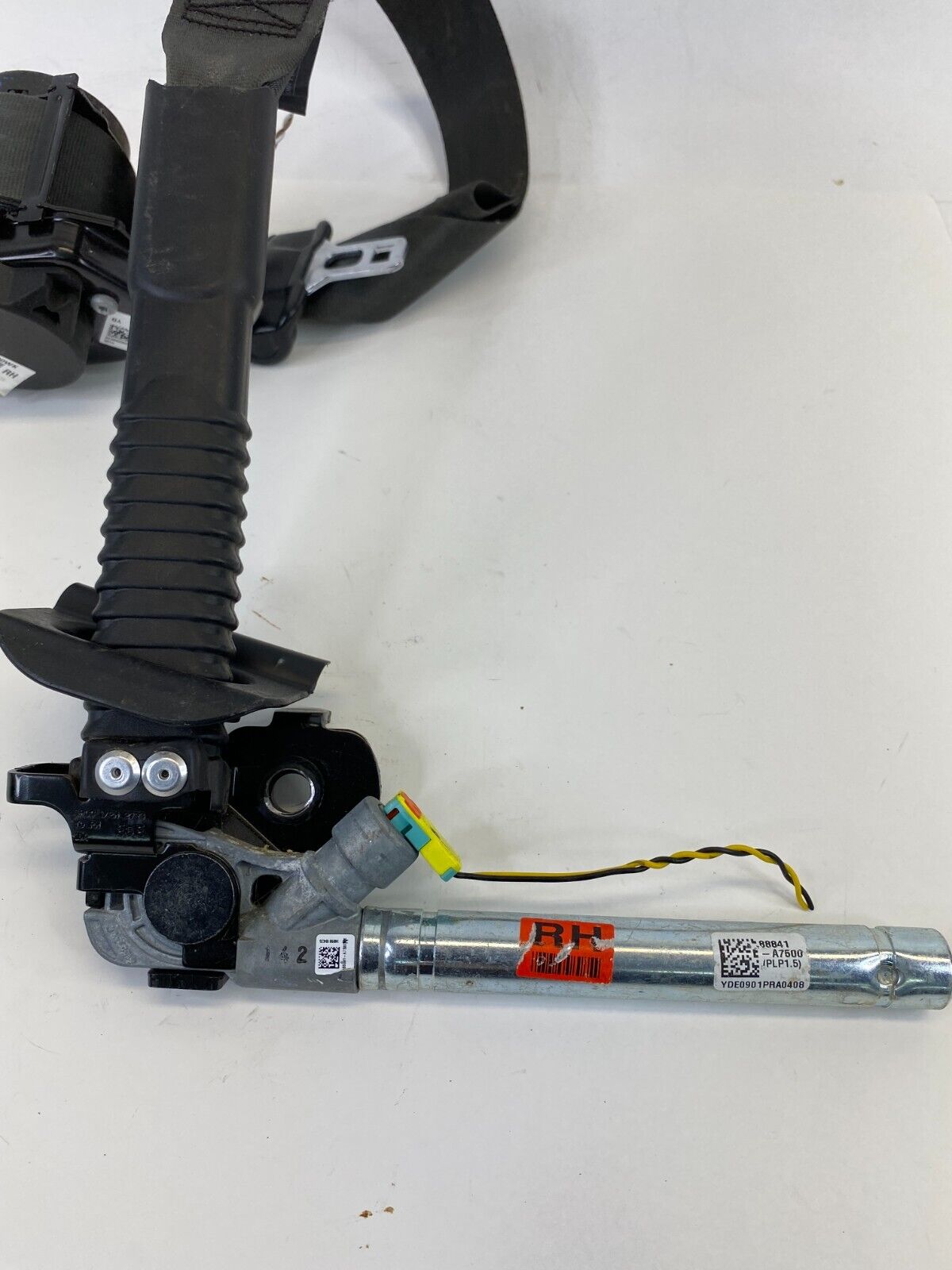 14-18 Kia Forte Front Right Side Seat Belt Retractor Pretensioner 88820-A7500