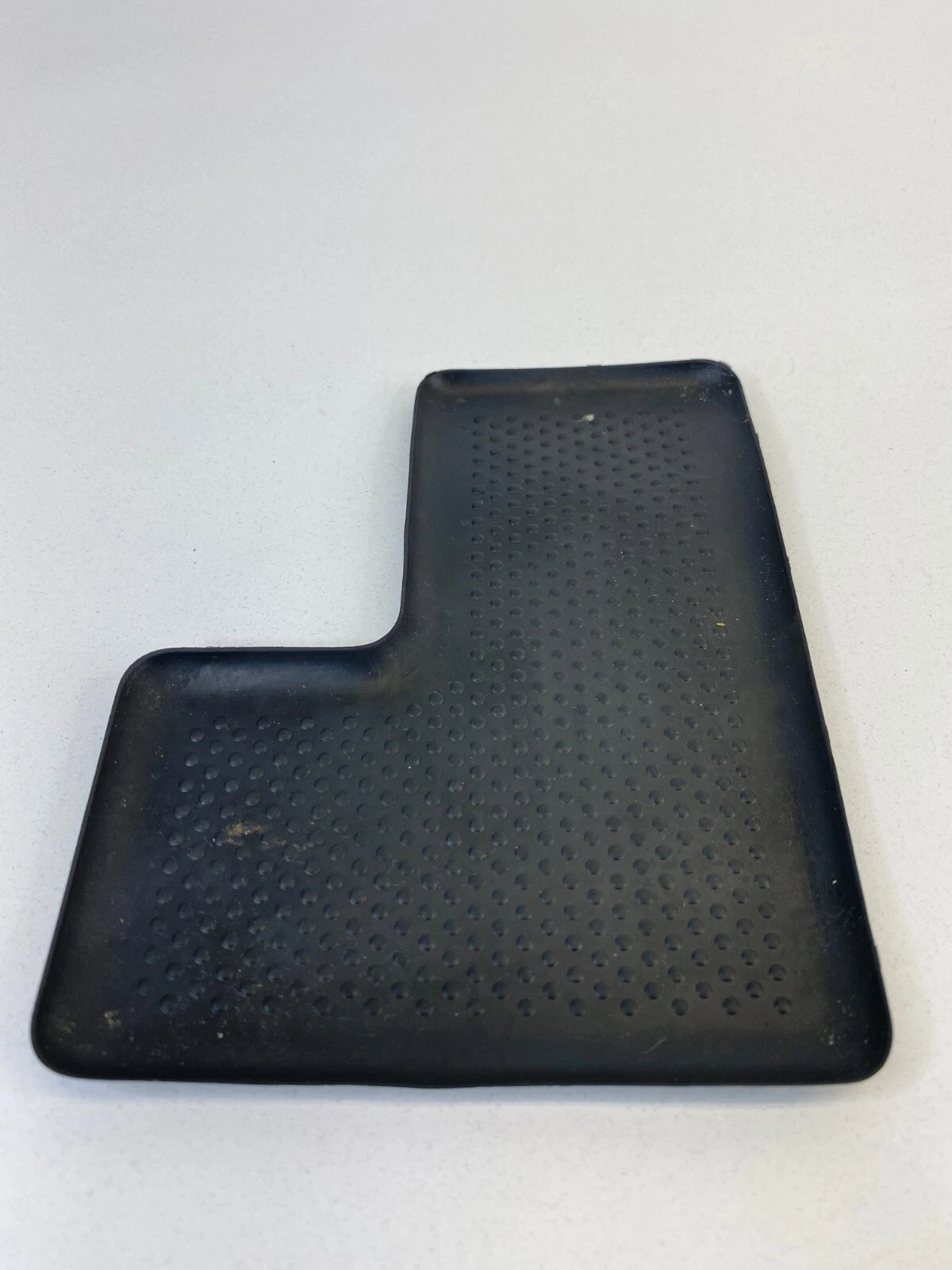 2006-2009 VOLKSWAGEN RABBIT REAR CENTER CONSOLE RUBBER LINER MAT 1K0863328 OEM