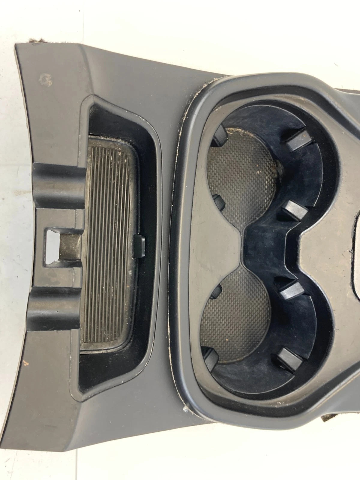 2013-2019 HYUNDAI SANTA FE CENTER CONSOLE SHIFTER BEZEL W/ CUP HOLDER & SWITCHES