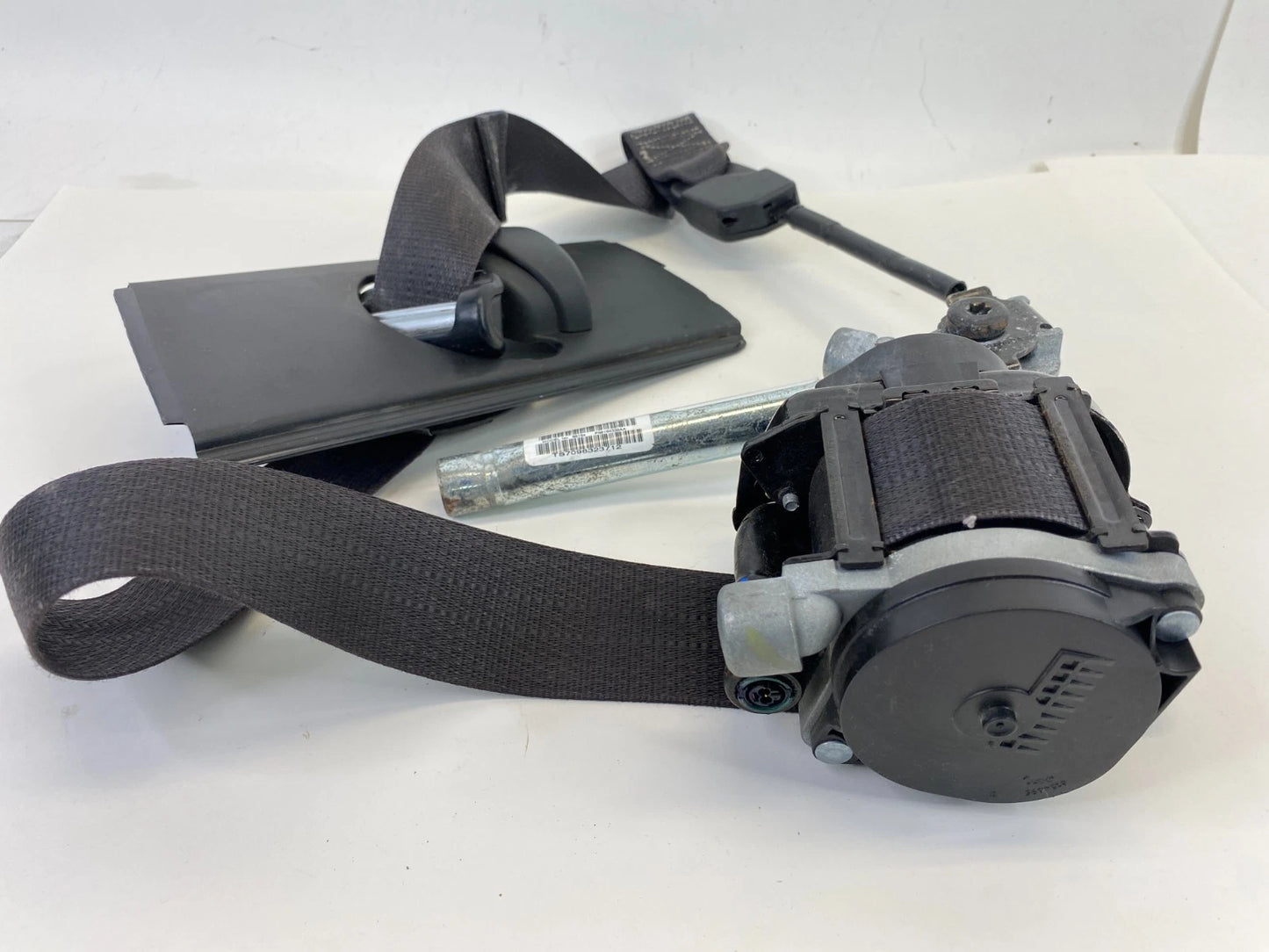 2013 2014 2015 DODGE DART FRONT LEFT DRIVER SEAT BELT RETRACTOR P1SV73DX9AD