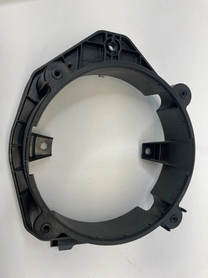 09-17 CHEVY TRAVERSE FRONT LEFT DOOR SPEAKER MOUNT ADAPTER BRACKET 307211001 OEM