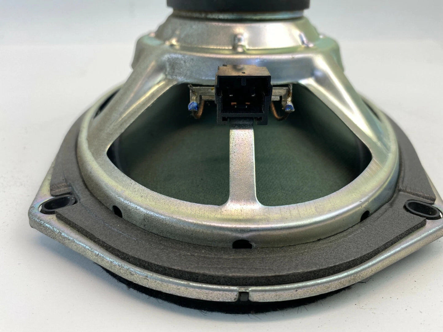 2009-2014 VOLKSWAGEN ROUTAN REAR RIGHT SIDE DOOR SOUND SYSTEM AUDIO SPEAKER OEM