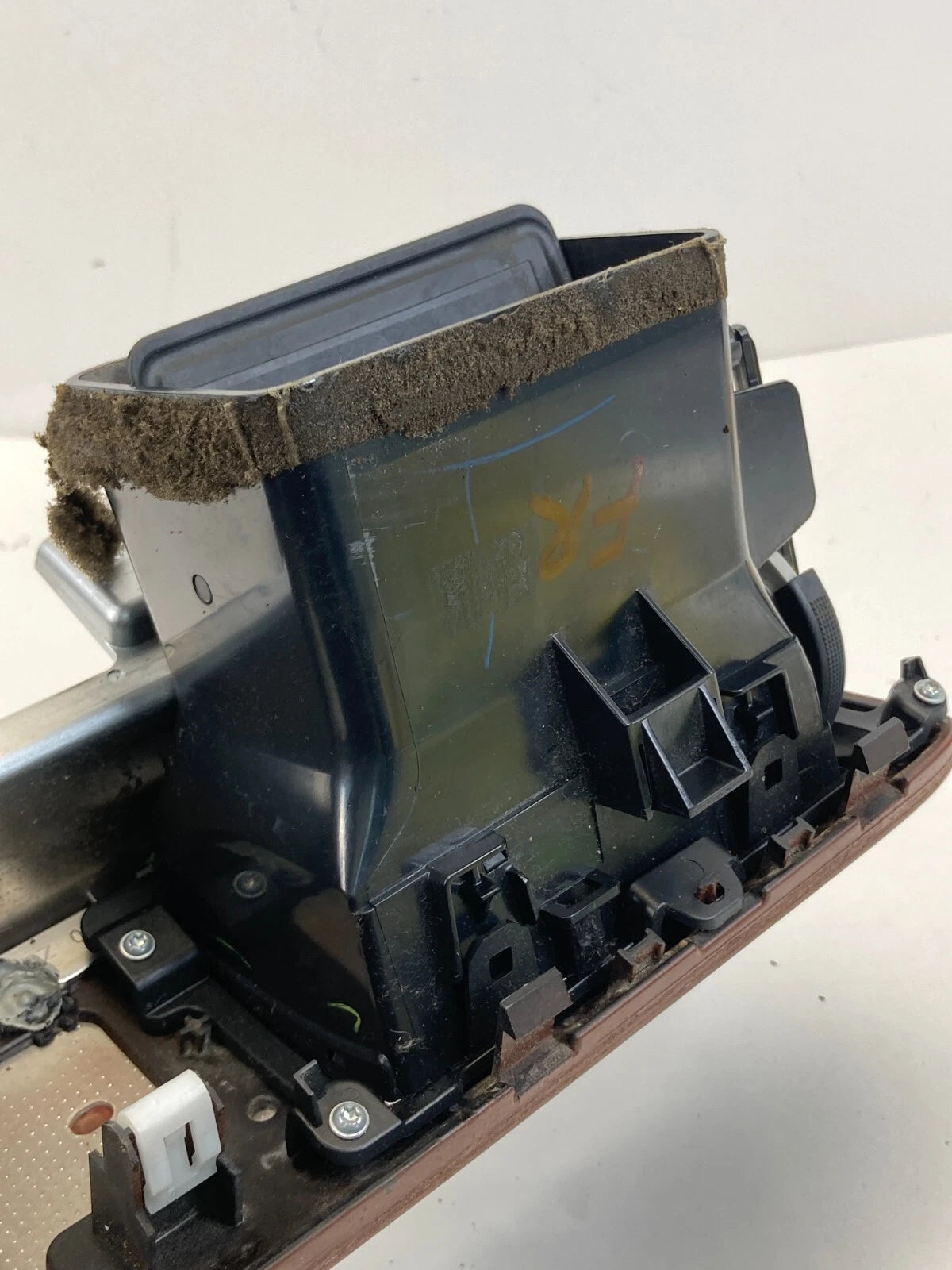 2008-2010 INFINITI QX56 DASH RIGHT SIDE MOLDING BEZEL W/AIR VENT 68220-ZQ11D OEM