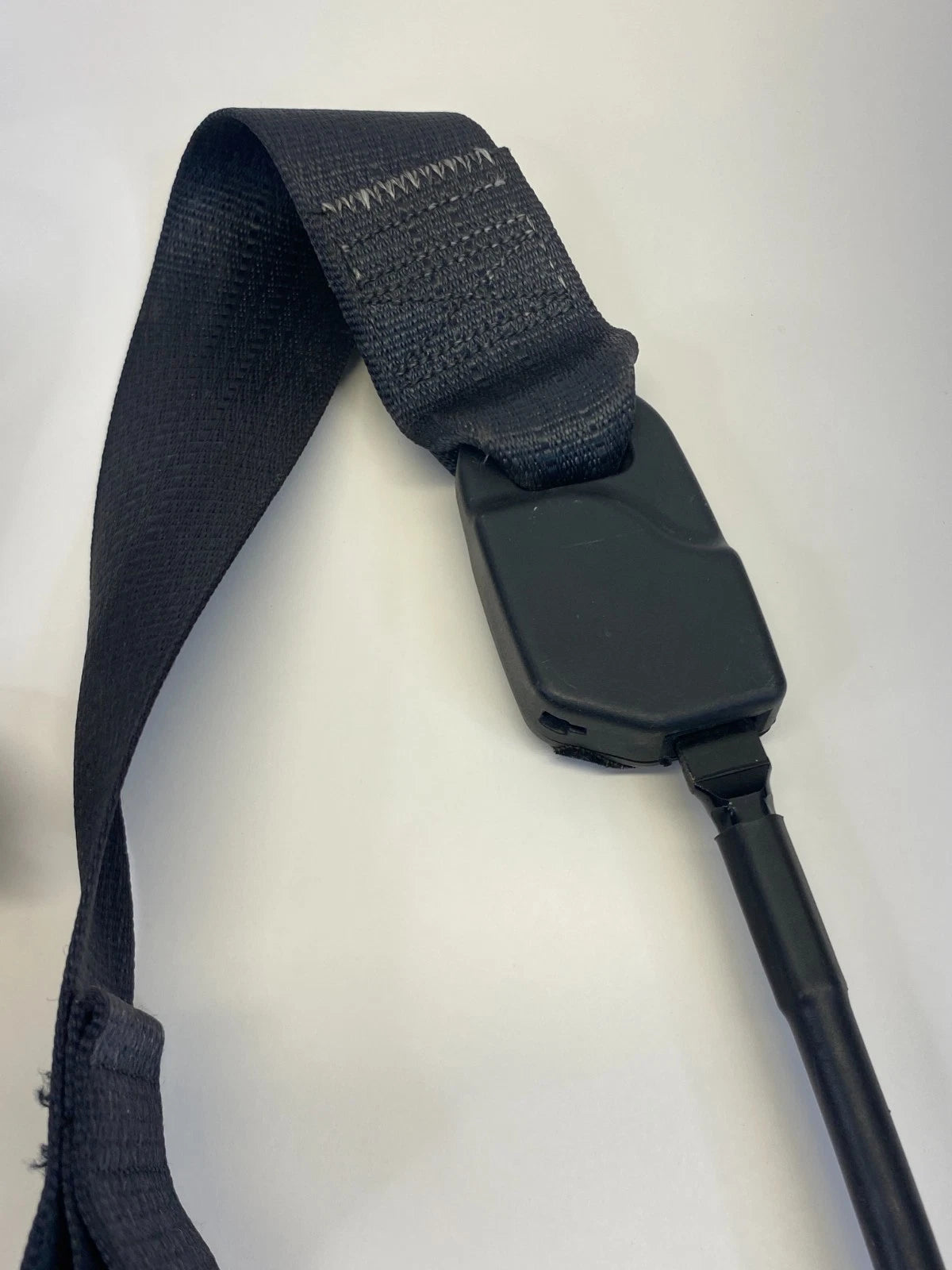 15-17 CHRYSLER 200 FRONT RIGHT SIDE SEAT BELT RETRACTOR PRETENSIONER 621746200G