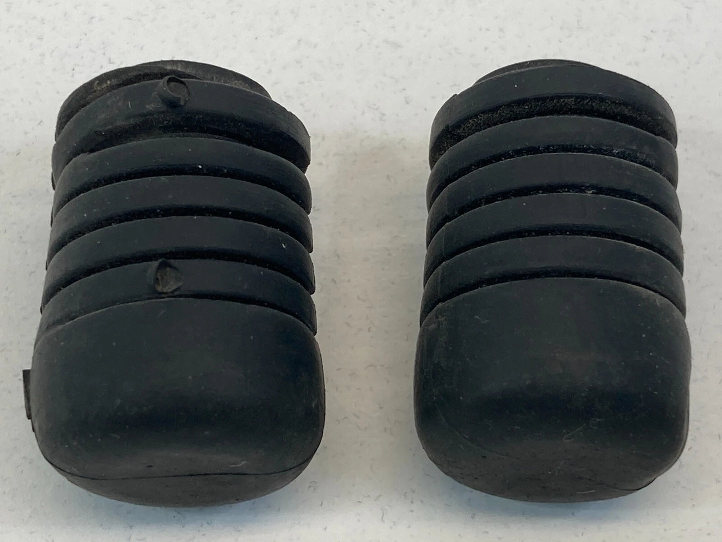2004-2009 KIA SPECTRA HOOD RUBBER CUSHION BUFFER STOPPER BUMPER SET OEM