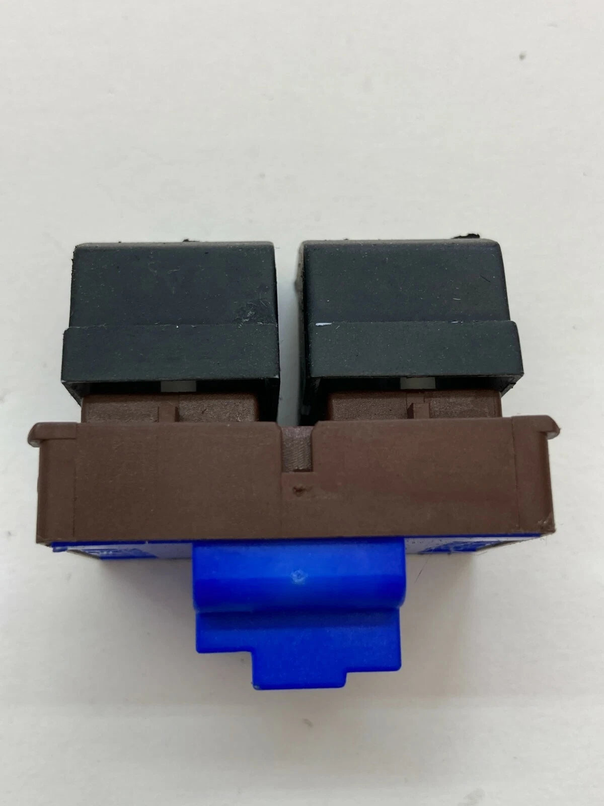 06-10 VW VOLKSWAGEN PASSAT SEDAN TRUNK & FUEL GAS TANK RELEASE SWITCH 3C0959903