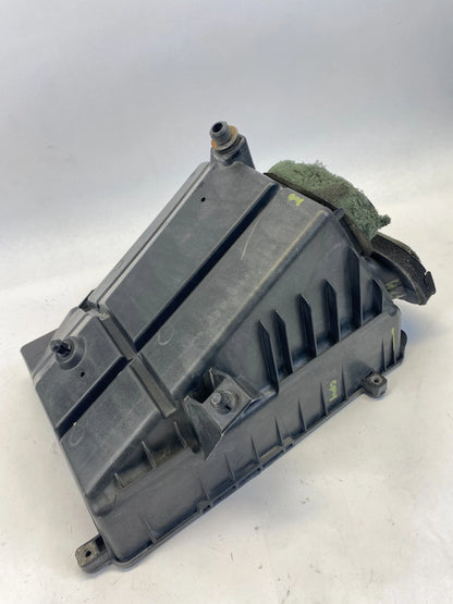 00-09 CHEVY TAHOE YUKON 5.3L AIR INTAKE CLEANER FILTER BOX UPPER COVER ASSY OEM