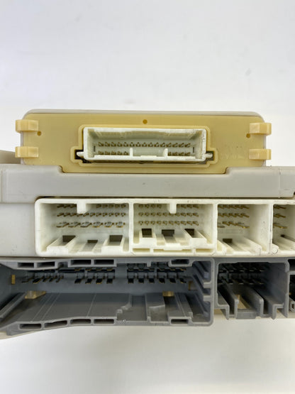 06-08 Lexus IS250 Dash Right Side Cabin Fuse Relay Junction Block 8273053040 OEM
